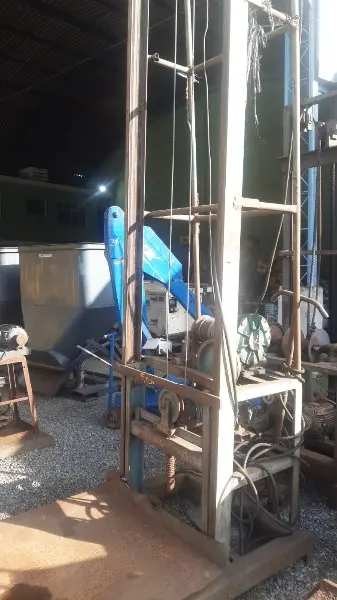 PLATAFORMA DE ELEVAÇÃO CARGA C/ REDUTOR E MOTOR ELÉTRICO
