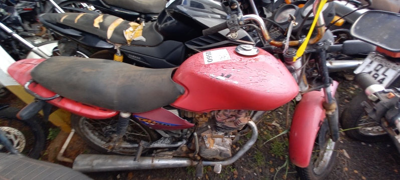 SUCATA APROVEITÁVEL COM MOTOR INSERVÍVEL
