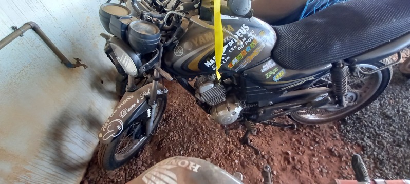 SUCATA APROVEITÁVEL COM MOTOR INSERVÍVEL