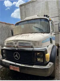 CAMINHÃO BAÚ MERCEDES