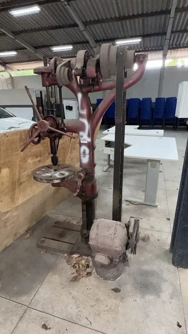 Furadeira de Coluna