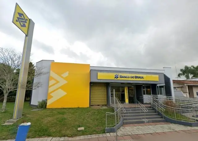 LEILÃO DE IMÓVEIS COM LOCAÇÃO SIMULTÂNEA