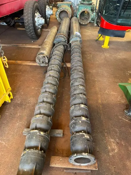 LOTE C/ 02 BOMBAS SUBMERSÍVEIS INDUSTRIAIS INDAR; 250KW; 440V; 60HZ; IP68; GRANDE PORTE - SEM TESTE