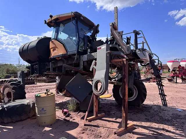PULVERIZADOR VALTRA BS3020 H - ANO 2014 - EQP.4759/942 - LOC. IVATÉ