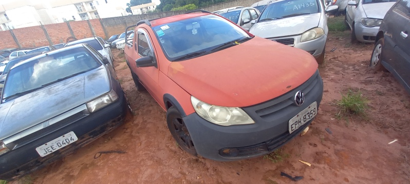SUCATA APROVEITÁVEL COM MOTOR INSERVÍVEL