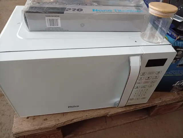 PRANCHA NANO TITANIUM RAGER BABYLISSPRO 220V, MICRO-ONDAS PHILCO PMO23B 220V, 3 UN LIQUIDIFICADOR OSTER FULL OLIQ610 220V, 2 UN DOSADOR DE SABÃO WESTING 500ML