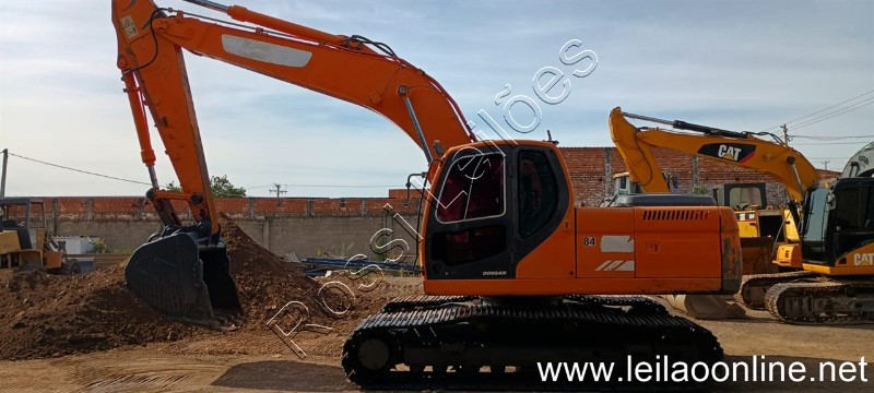 [ VÍDEO ] ESCAVADEIRA DOOSAN MOD. DX 225 ANO 2012 - FUNCIONANDO