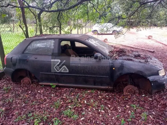 AUDI A3 - 1997/1998 (PRETA) - SUCATAS INSERVÍVEIS