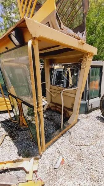 CABINE CAT 135H ( VAZIA)