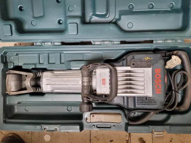MARTELETE 16 BOSCH GSH 220V - NO ESTADO EM QUE SE ENCONTRA