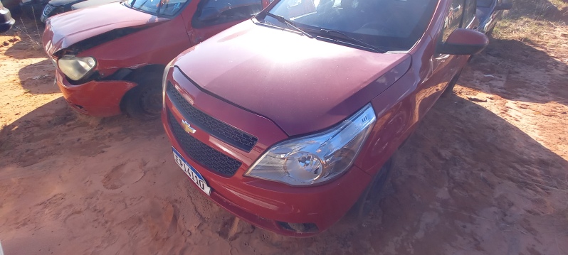 SUCATA APROVEITÁVEL COM MOTOR INSERVÍVEL