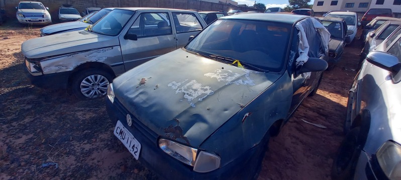 SUCATA APROVEITÁVEL COM MOTOR INSERVÍVEL