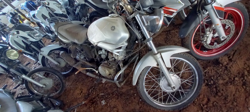 SUCATA APROVEITÁVEL COM MOTOR INSERVÍVEL