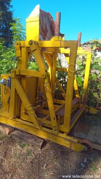 ELEVADOR DE CARGA - CAPACIDADE 800 KGS