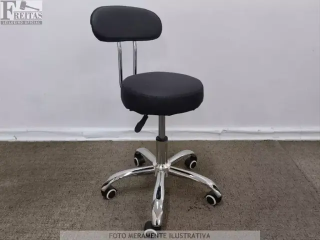 LOTE COM 01 BANQUETA POP MOCHO ESTOFADA PRETA GIRATÓRIA COM ENCOSTO BASE CROMADA AJUSTE ALTURA…
