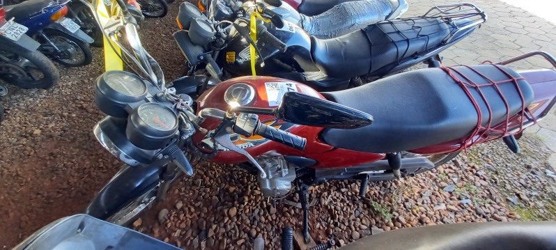 SUCATA APROVEITÁVEL COM MOTOR INSERVÍVEL