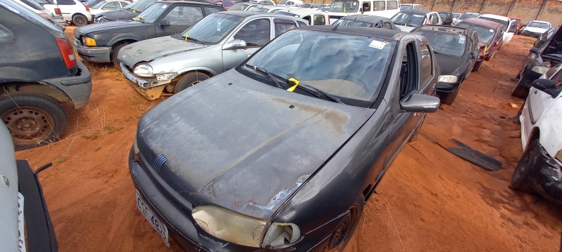 SUCATA APROVEITÁVEL COM MOTOR INSERVÍVEL