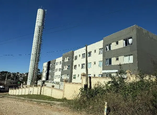 Apartamento - Área privativa: 40,31 m², Com 2 qt(s) - Localizado(a): RUA ALFREDO DE ANDRADE, N. 75, Apto. 408, BL 40 VG 1096 - ALMIRANTE TAMANDARE/PR - CEP: 83507075