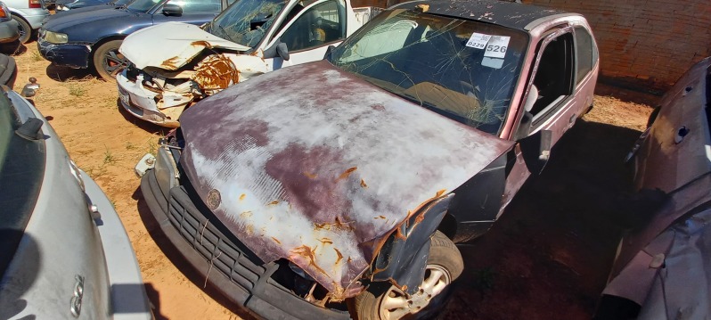 SUCATA APROVEITÁVEL COM MOTOR INSERVÍVEL