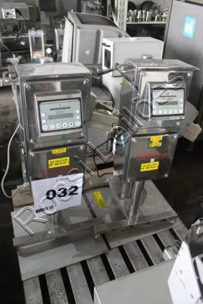 2 UN. DETECTORES DE METAIS SAFELINE EM AÇO INOX - NO ESTADO