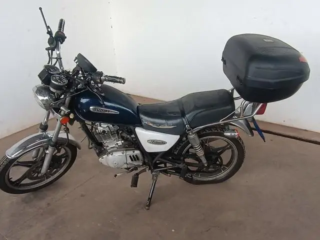 SUZUKI - INTRUDER 125