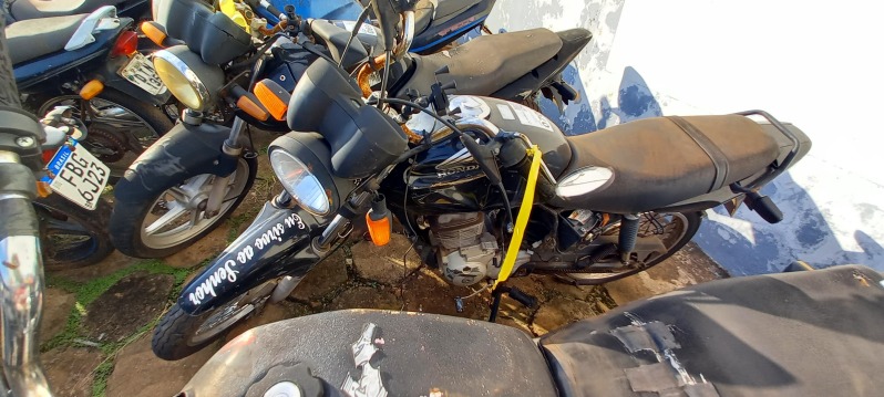 SUCATA APROVEITÁVEL COM MOTOR INSERVÍVEL