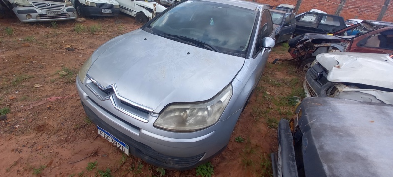 SUCATA APROVEITÁVEL COM MOTOR INSERVÍVEL
