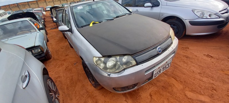 SUCATA APROVEITÁVEL COM MOTOR INSERVÍVEL