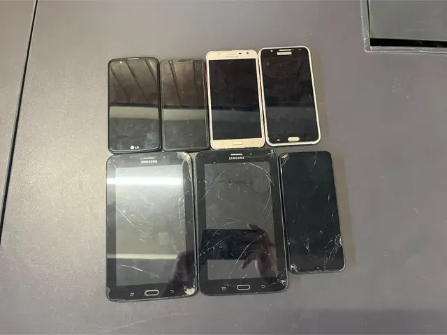2 UN- TABLET SAMSUNG - TELEFONE SAMSUNG GALAXY A01 CORE - LG K10 LTE - SAMSUNG J7 NEO