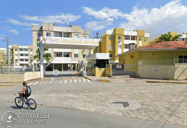 Apartamento nº 203, bloco A-08, no Residencial Compasso do Sol, em São José/SC