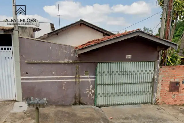 Casa à Venda