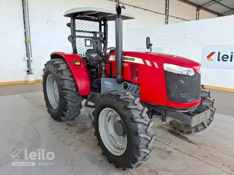 TRATOR AGRICOLA MODELO 4707 MARCA MASSEY FERGUSSON