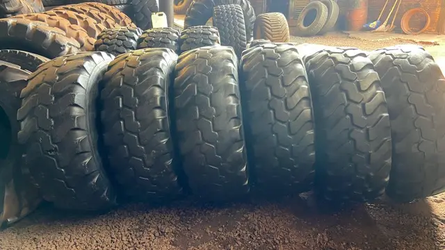 Lote com: 06 PNEU AGRICOLAS CONSERTADO 405/70R20