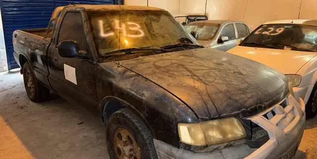 CHEVROLET/S10 2.2 S – ANO/MODELO 1999/1999 – PLACA: KMD4345 – RENAVAM: 708222196 – COMBUSTÍVEL: DIESEL – COR: AZUL