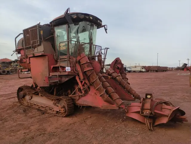 COLHEDORA CASE A 8810 1L; ANO 2018. - FR11002202 - LOC. VALE DO ROSÁRIO