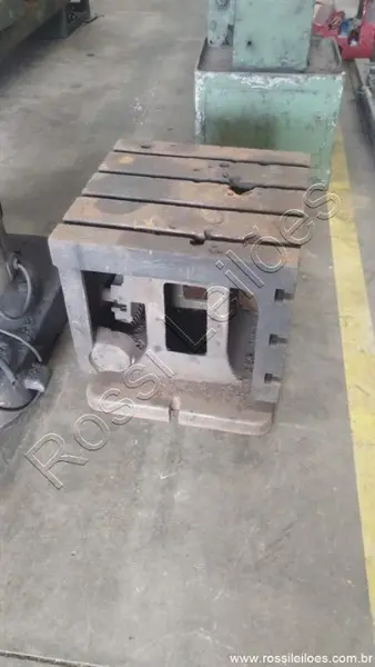Mesa para furadeira radial com grau de inclinação