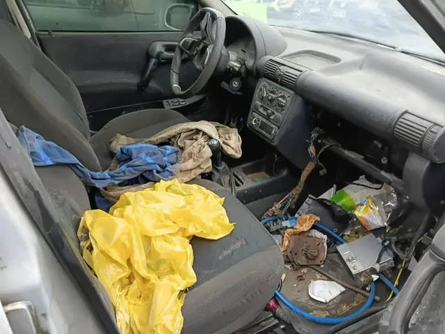 SUCATA GM/CORSA MILENIUM Ano: 2001/2001
