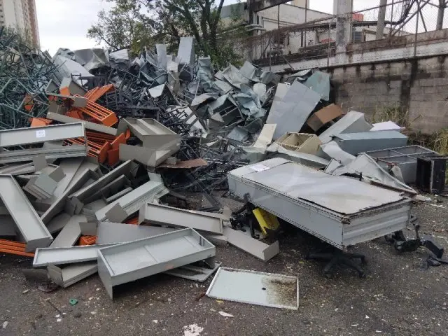 APROXIMADAMENTE 200.000 KG DE SUCATA FERROSA