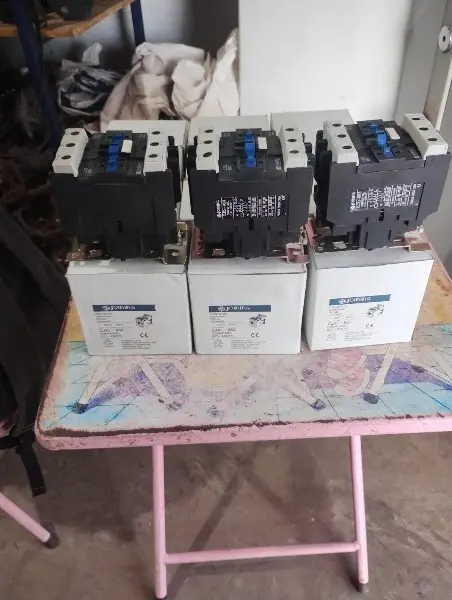 Lote com: 12 peças de contator