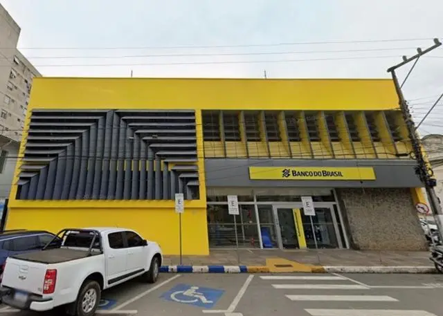 LEILÃO DE IMÓVEIS COM LOCAÇÃO SIMULTÂNEA