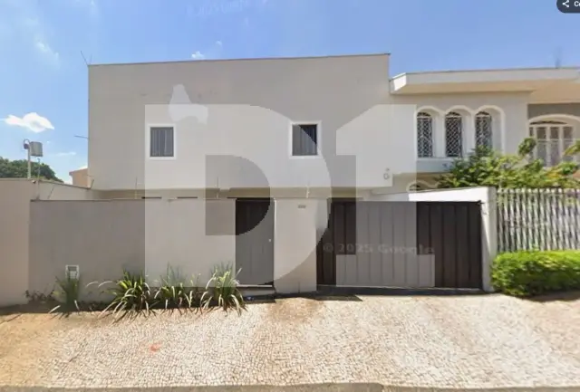 Casa - 142,00 m² (a.c.) e 287,50 m² (a.t.)