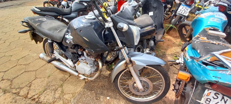 SUCATA APROVEITÁVEL COM MOTOR INSERVÍVEL