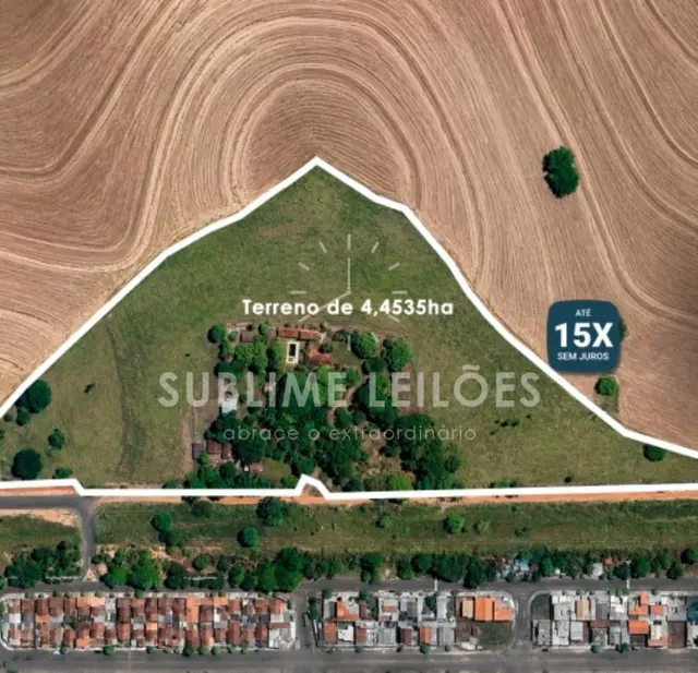 Terreno de 4,4535ha | Constr. de 925m²