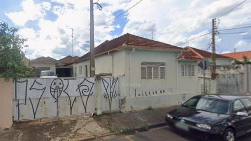 CASA E BARRACÃO COM 843,70M² DE ÁREA CONSTRUÍDA NO BAIRRO VILA CHICO JULIO EM FRANCA/SP
