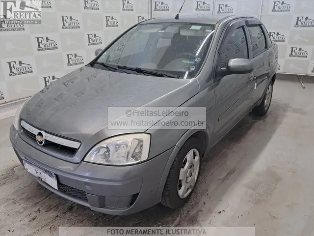 GM/CORSA SEDAN PREMIUM