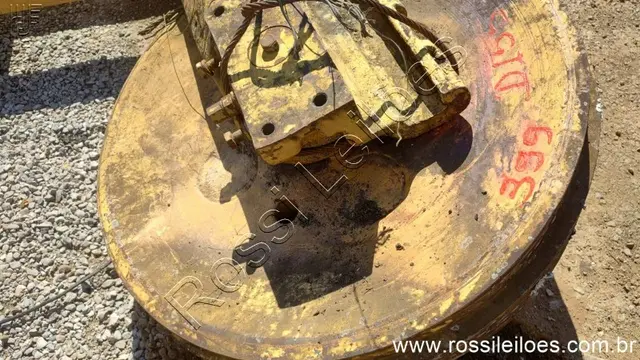 RODA GUIA KOMATSU D155