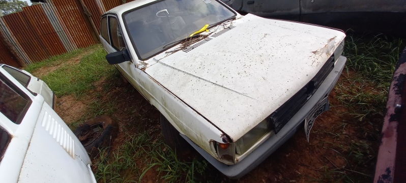 SUCATA APROVEITÁVEL COM MOTOR INSERVÍVEL