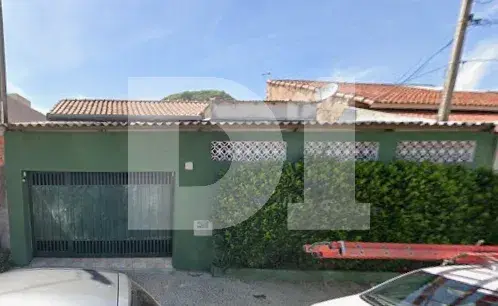 Casa - 92 m² (a.c.) e 189,7 m² (a.t.)