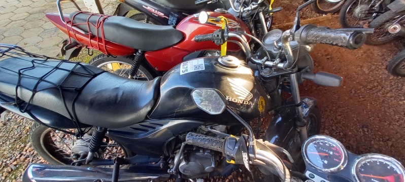 SUCATA APROVEITÁVEL COM MOTOR INSERVÍVEL
