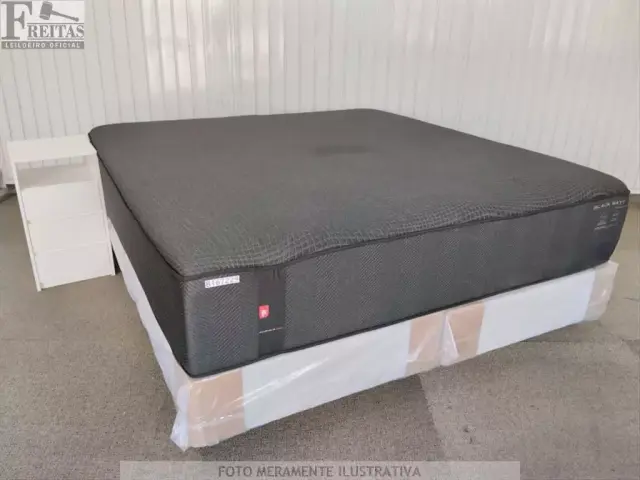 LOTE COM CAMA BOX KING